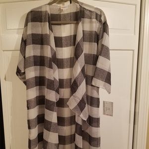 LuLaRoe Medium Shirley Black White Buffalo Plaid
